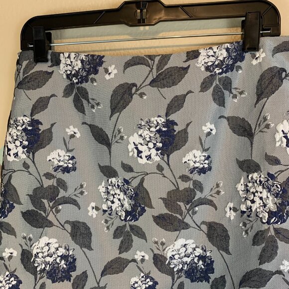 NEW LOFT 8 Silver Floral Pattern Dressy Party Tapestry Skirt Above Knee Length - Picture 7 of 9